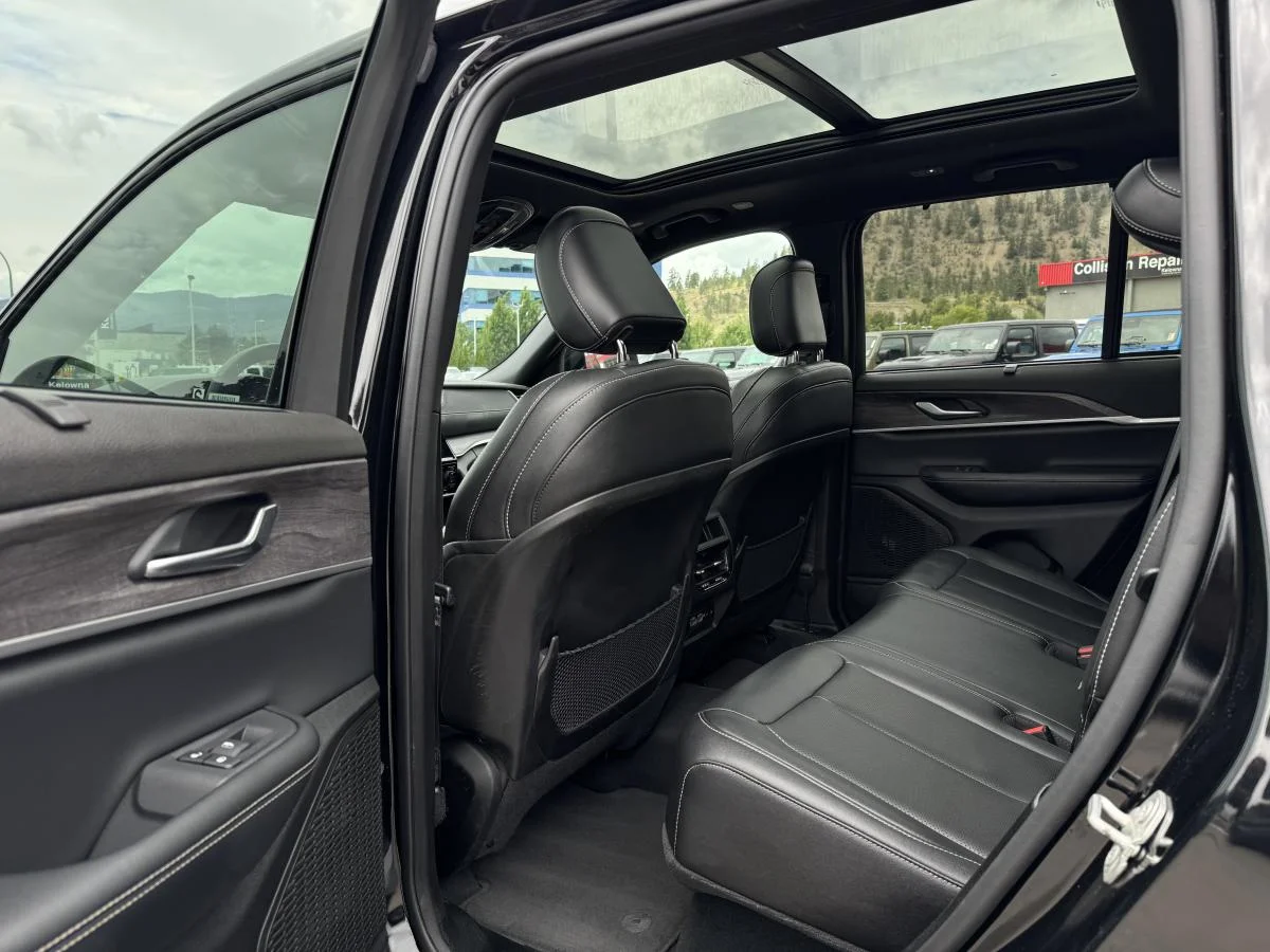 Used 2024 Black Jeep Limited image 11