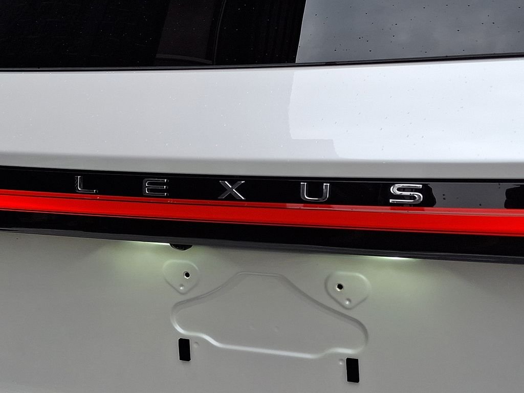 Used 2024 White Lexus 350 Premium Plus image 32