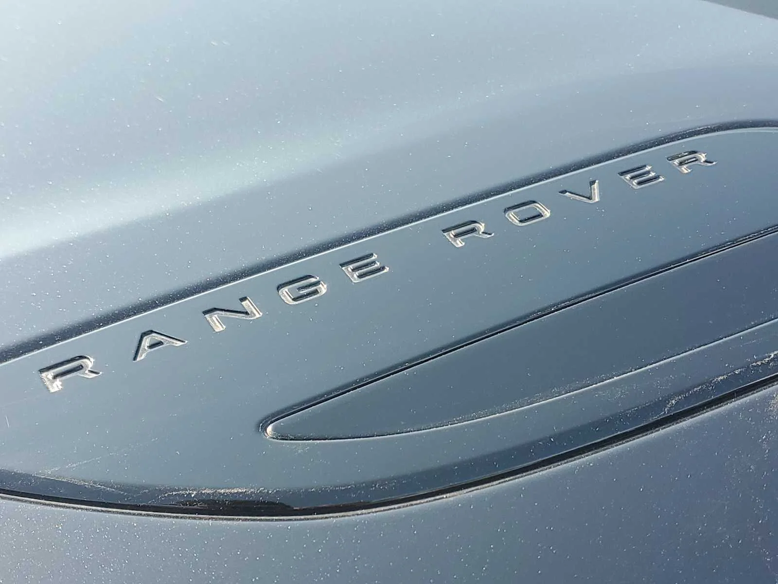 Used 2023  Land Rover R-Dynamic S image 6