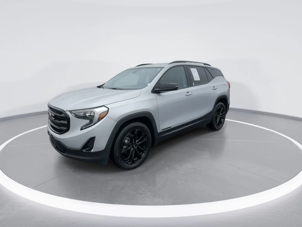 Used 2021 Silver GMC SLT image 4