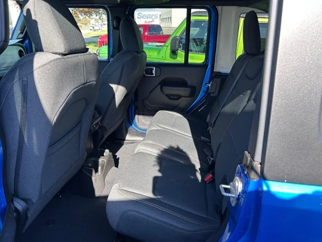 New 2026 Hydro Blue Pearl-Coat Exterior Paint Jeep Sport S image 7