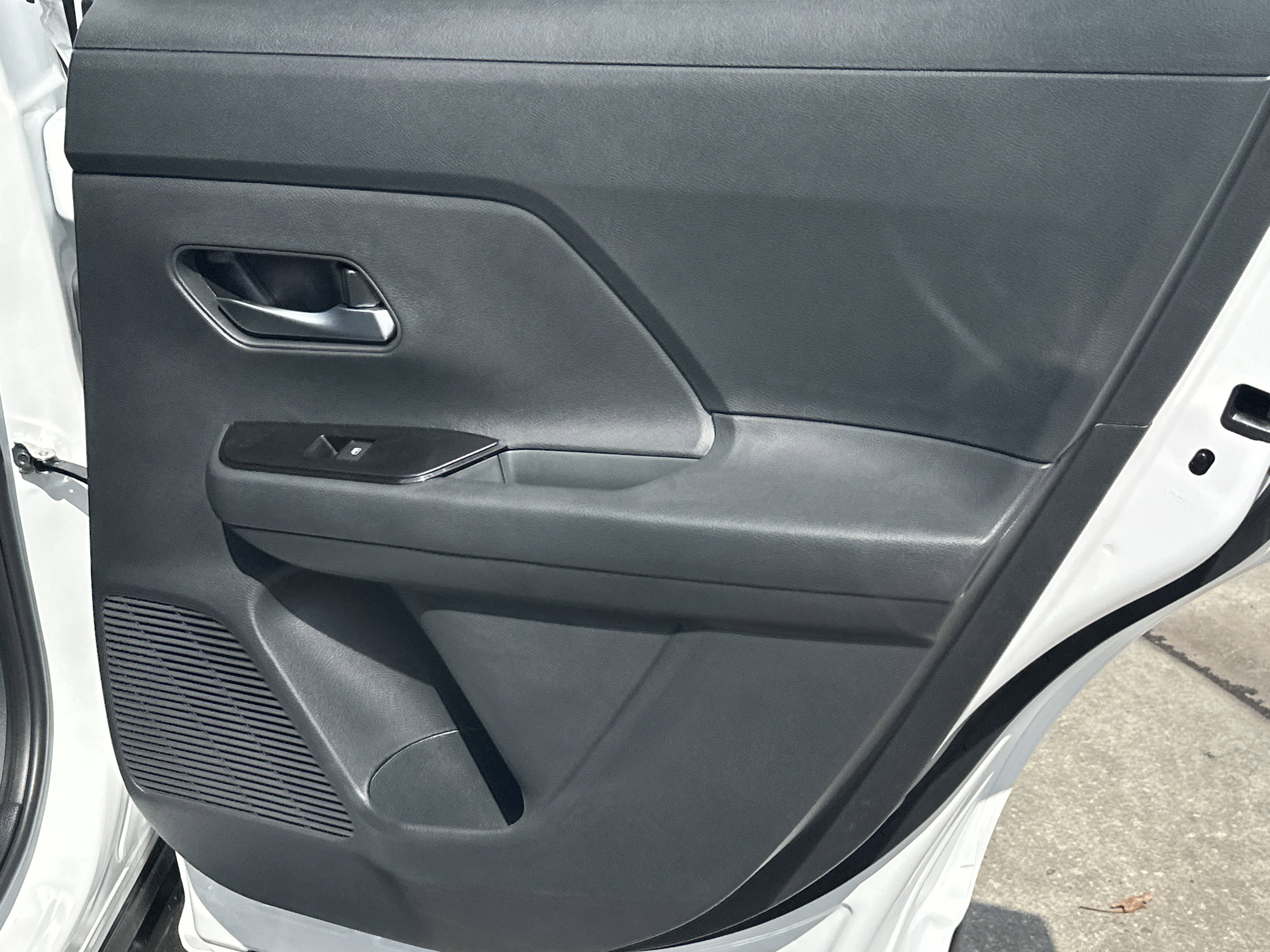 2026 Nissan KICKS SV - Photo 17
