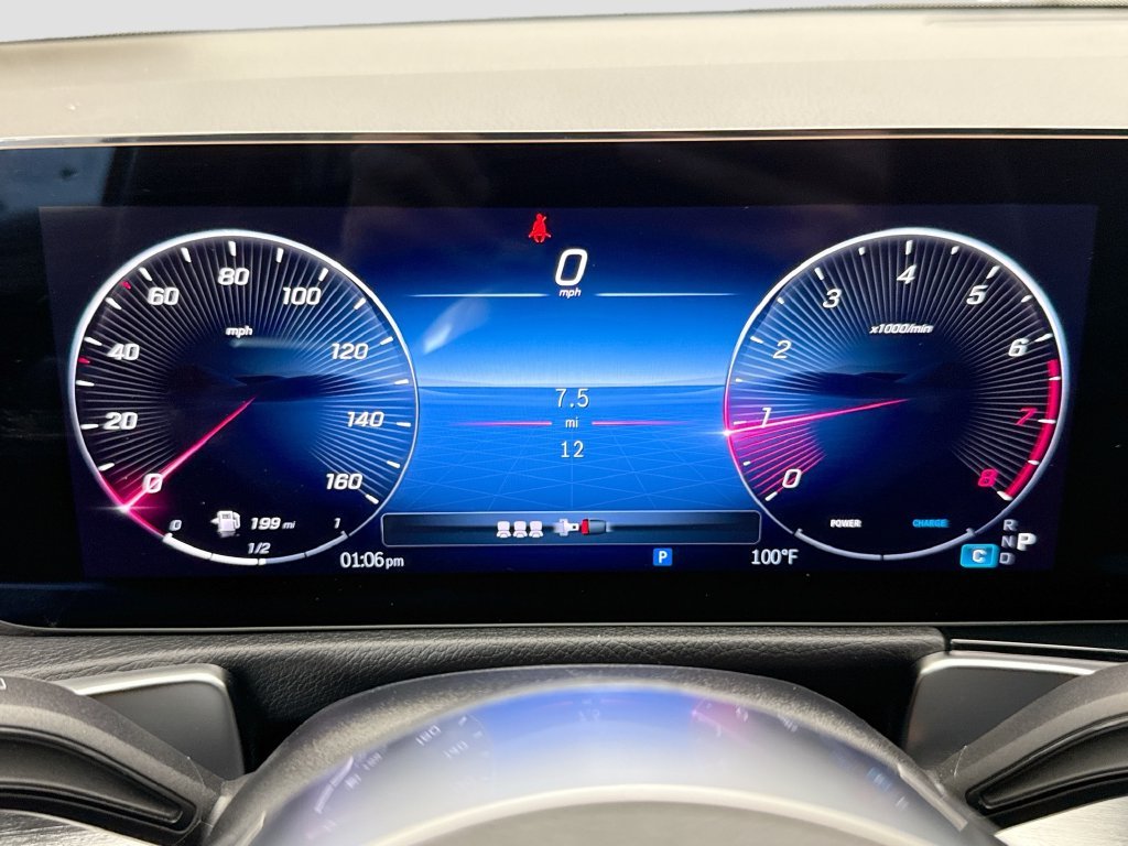 New 2026 Polar White Mercedes-Benz GLB 250 image 33