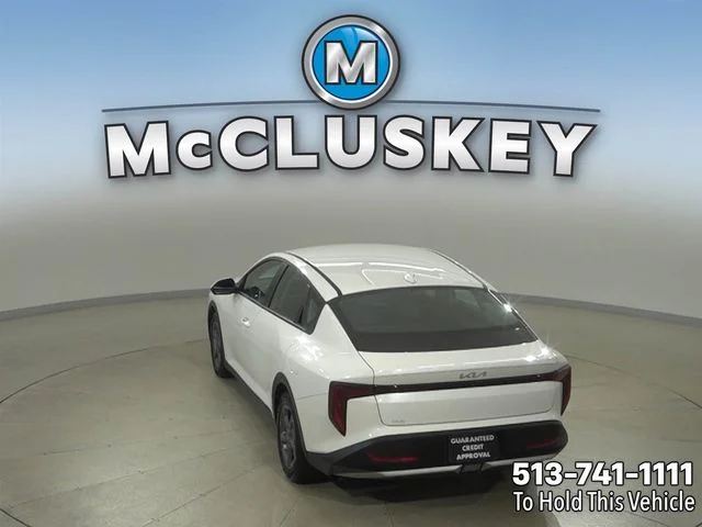 Used 2025 White Kia LXS image 14