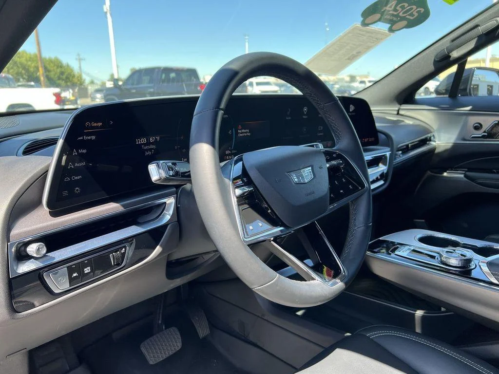 2024 Cadillac LYRIQ Tech - Photo 14