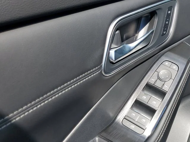 New 2026 Everest White Pearl TriCoat Nissan Platinum image 6