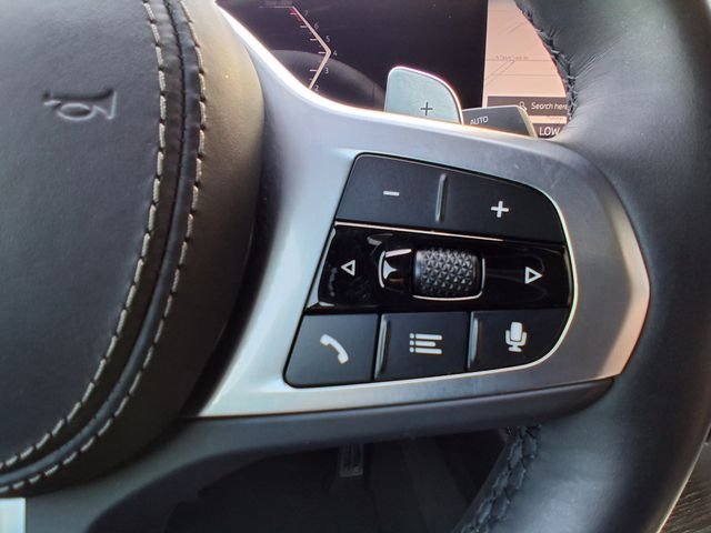 Used 2025 Black BMW xDrive40i image 13