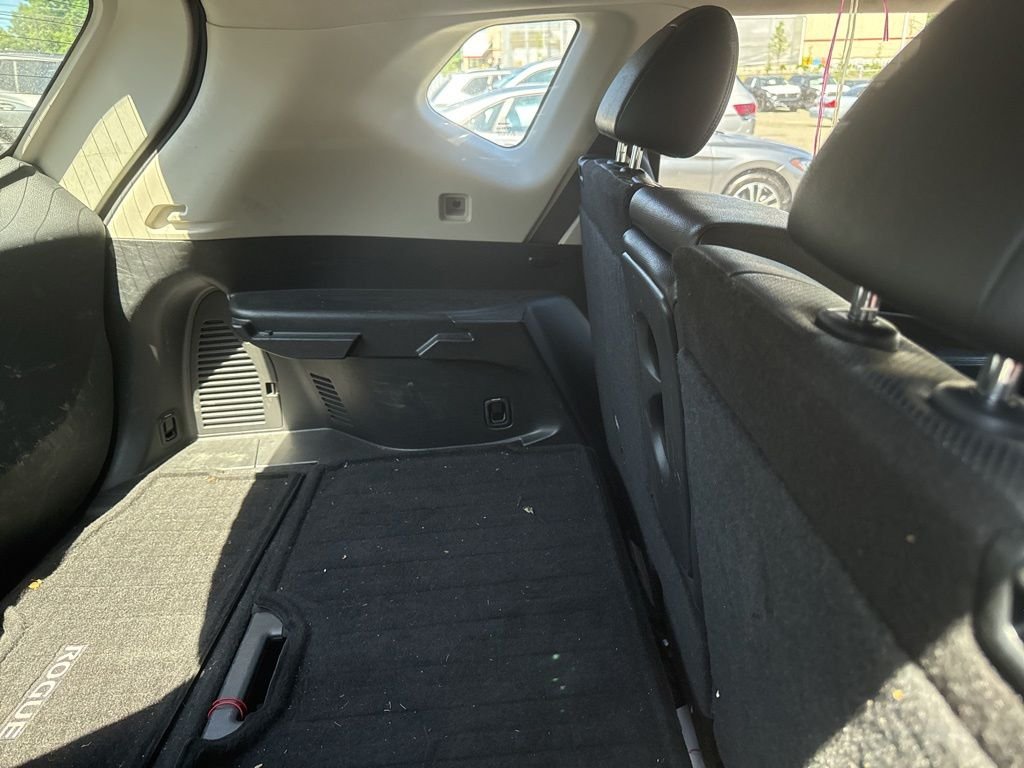 Used 2020 Black Nissan SL image 7