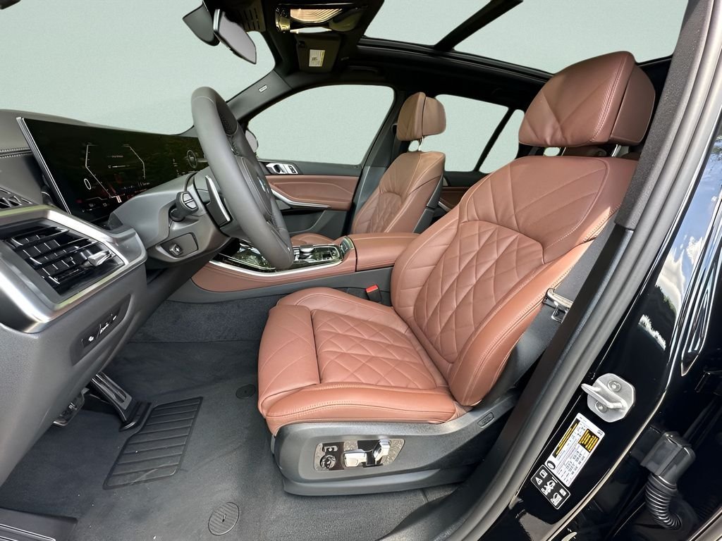 New 2026 Black Sapphire Metallic BMW xDrive40i image 11