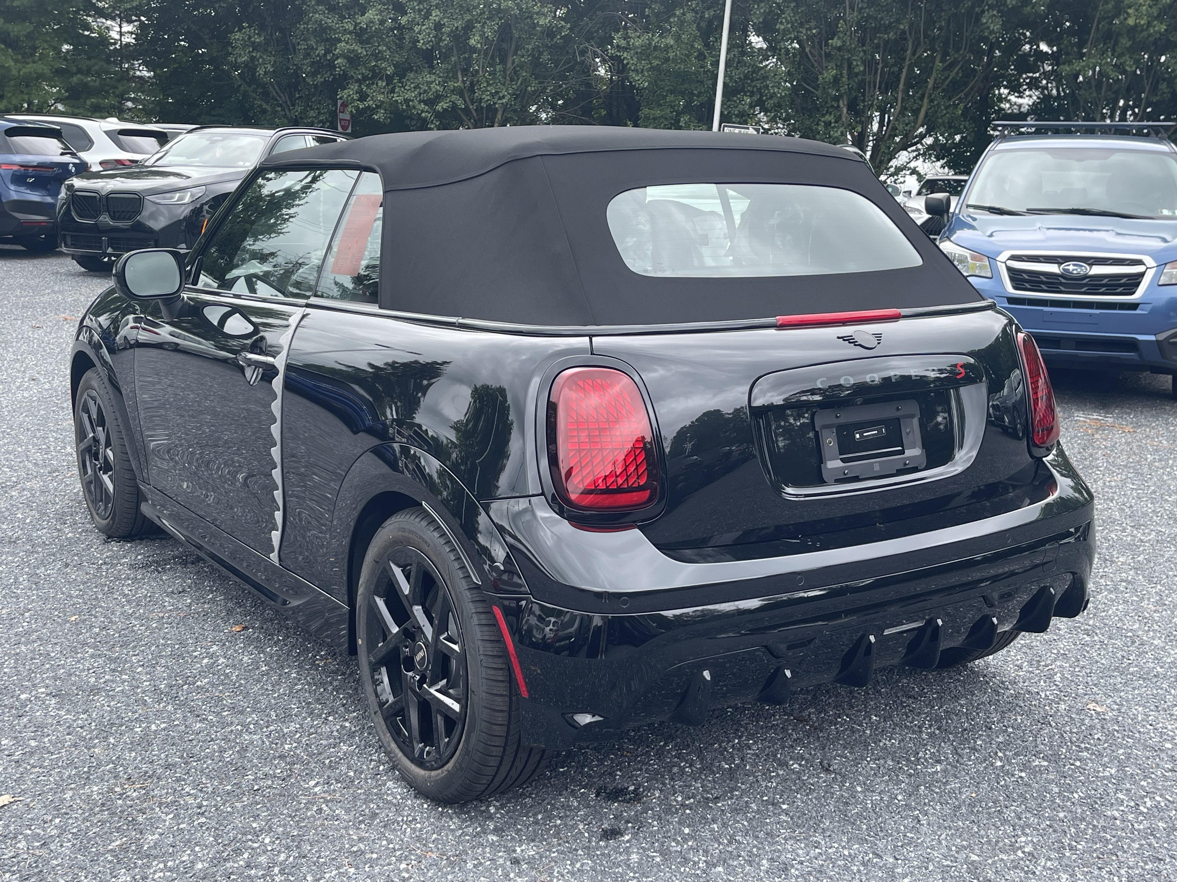 New 2026 Midnight Black II Metallic MINI Iconic image 11