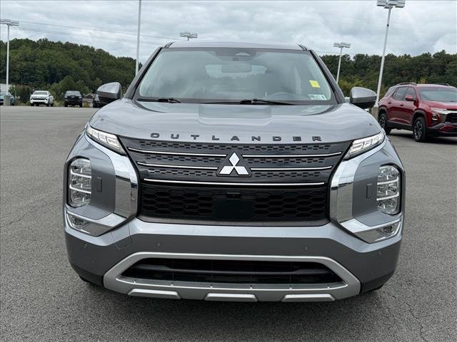 Used 2024 Mercury Gray Metallic Mitsubishi SE image 8