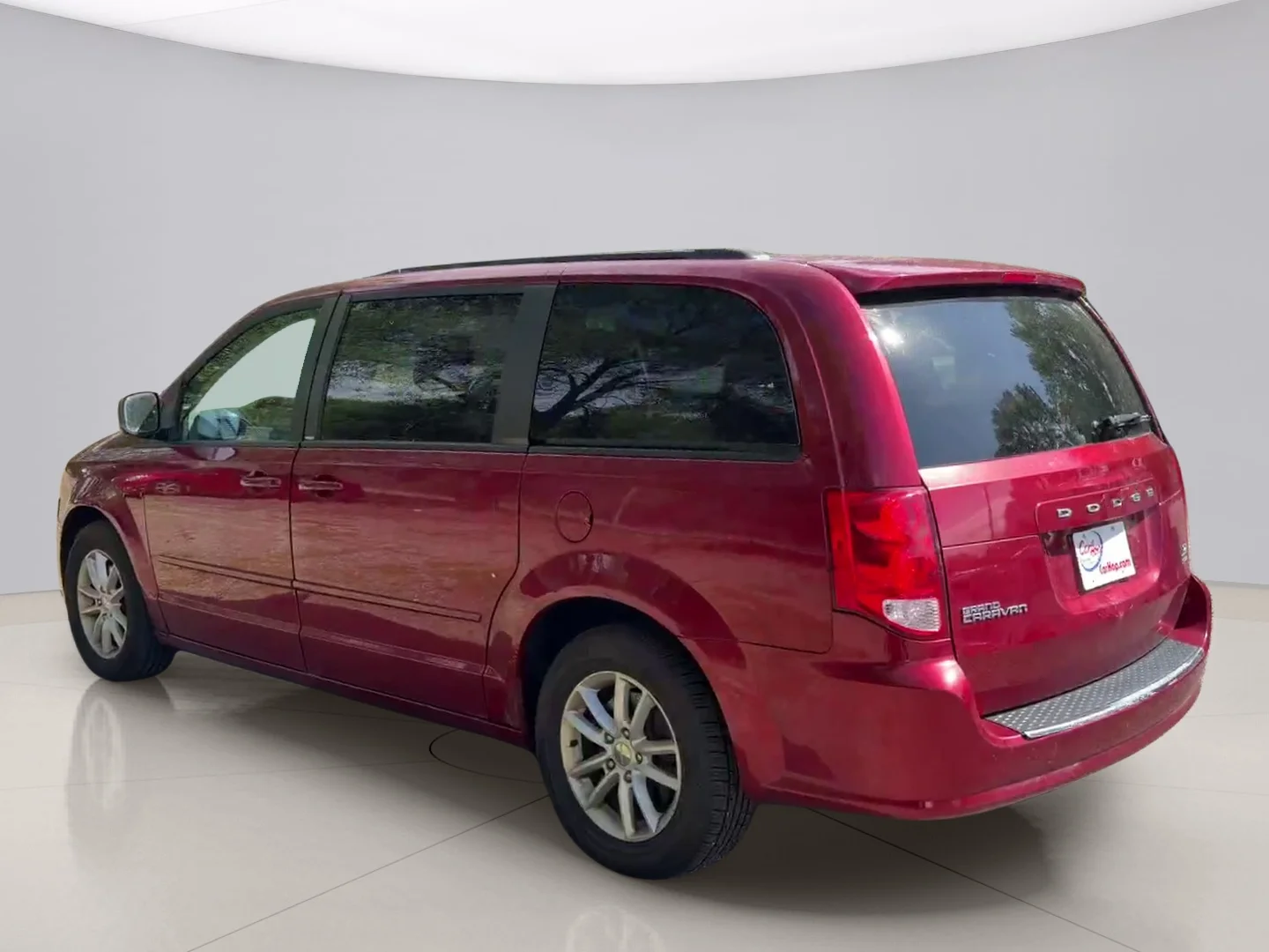 Used 2014 Red Dodge SXT image 3