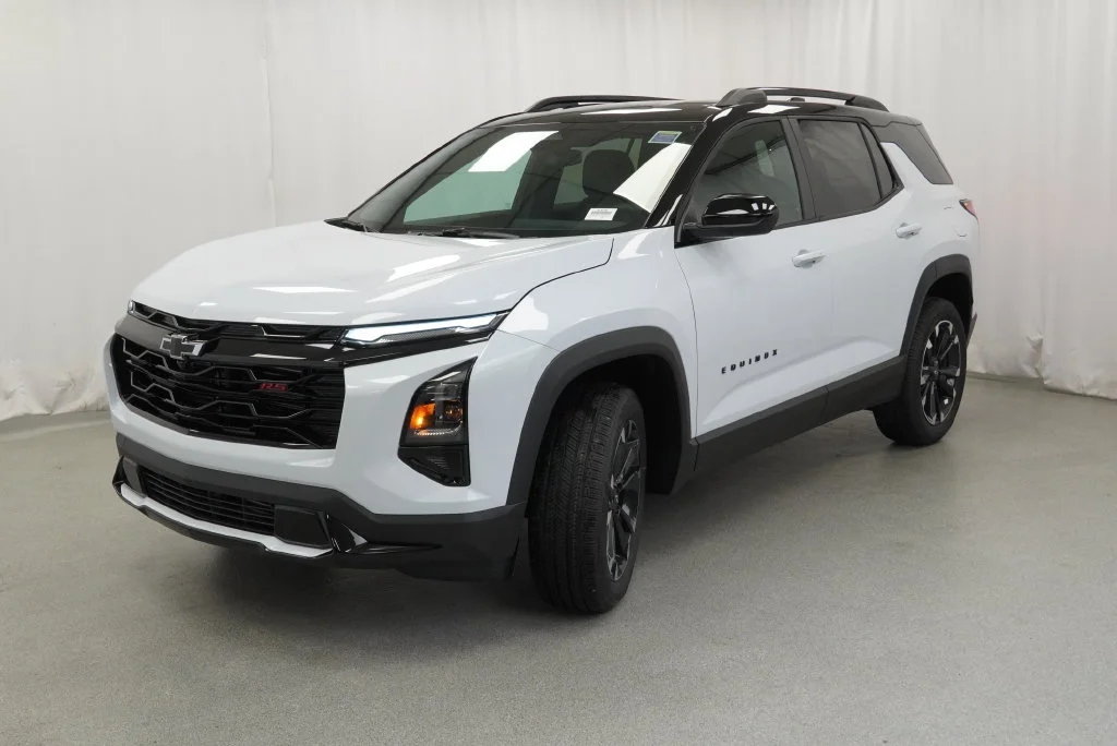 New 2027 Polar White Tricoat Chevrolet RS image 4