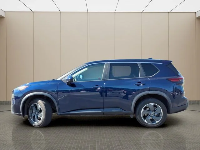 Used 2024 Blue Nissan SV image 3