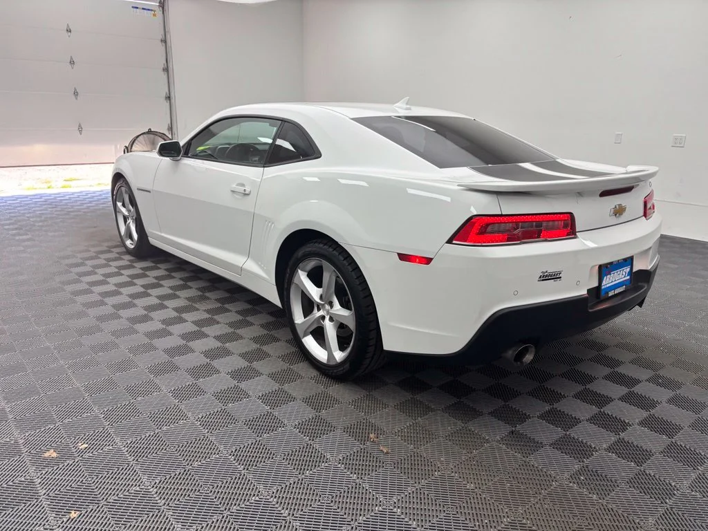 Used 2015 White Chevrolet 2LT image 11