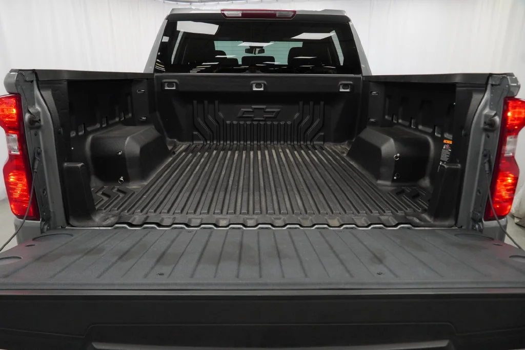 Used 2023 STERLING GRAY METALLIC Chevrolet LT image 35