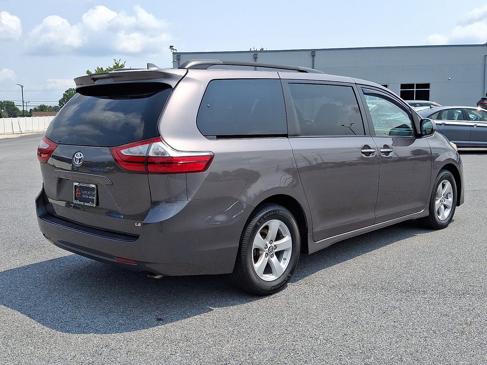 Used 2019 Predawn Gray Mica   1H1 Toyota LE Auto Access Seat image 7