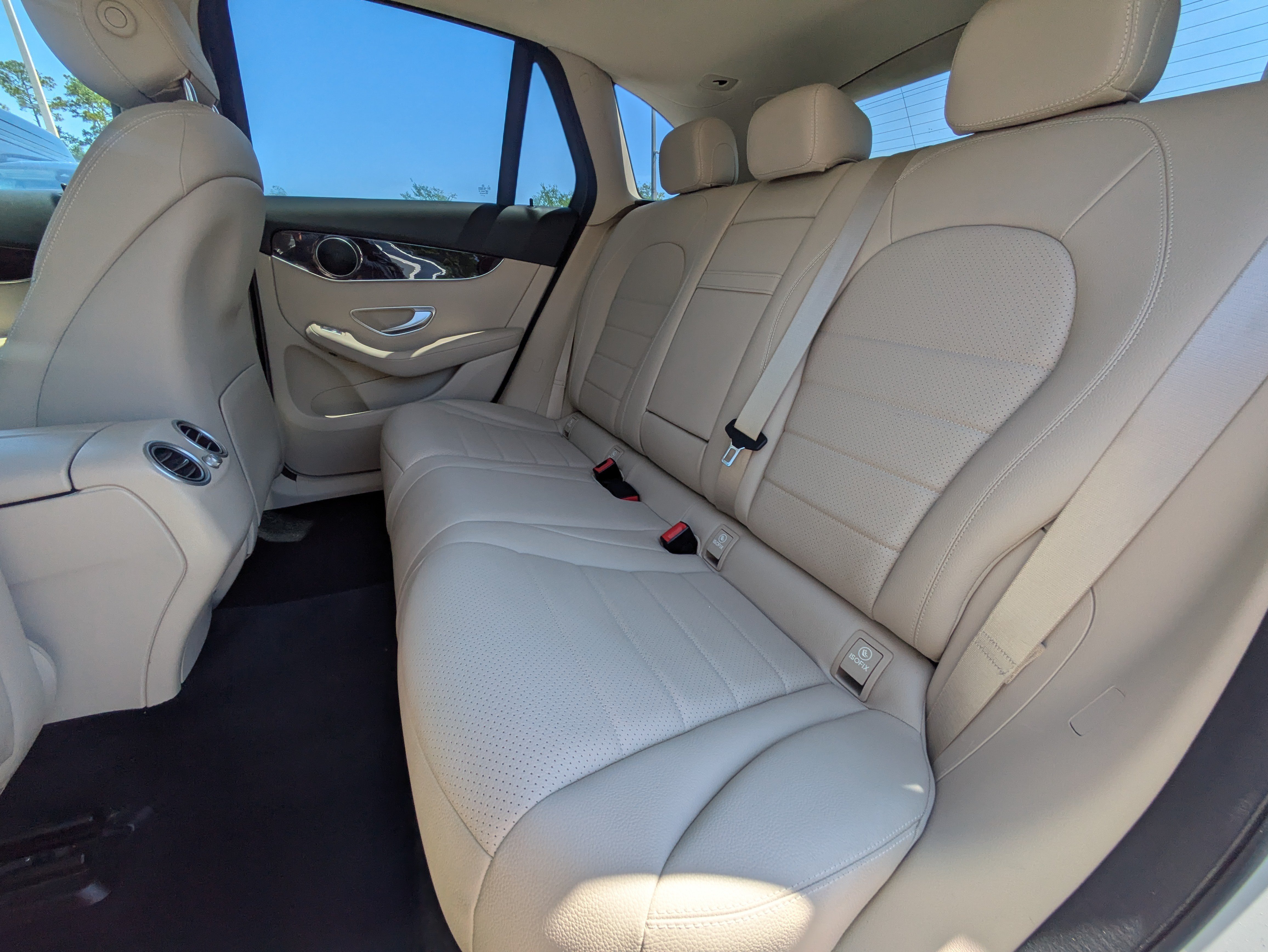 Used 2022 Polar White Mercedes-Benz GLC 300 image 13