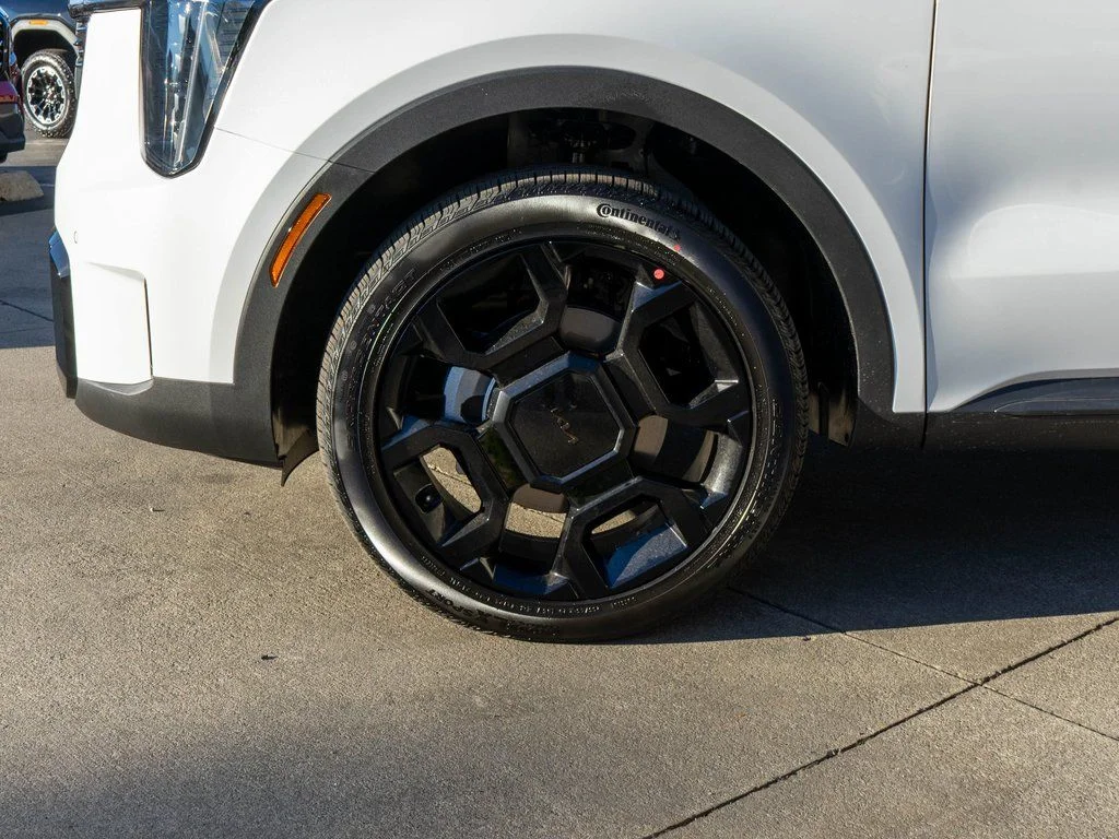 New 2026 Glacial White Pearl Kia X-Line EX AWD image 28