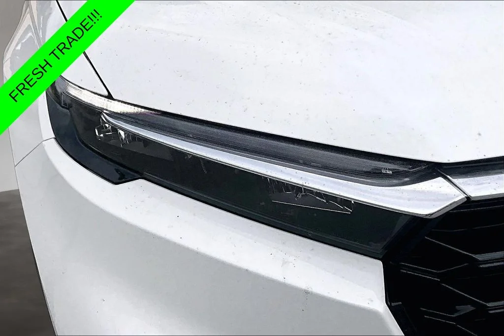 Used 2024 White Honda EX-L image 29