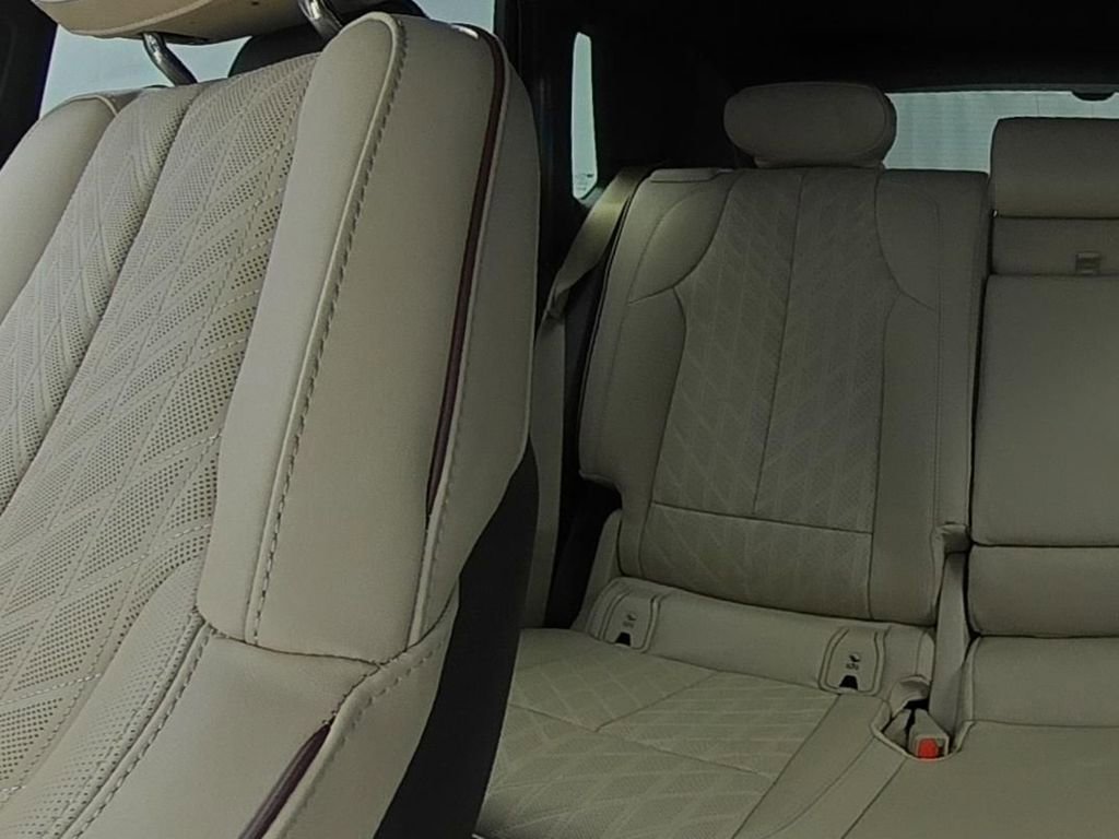2025 Cadillac LYRIQ Luxury 3 - Photo 16