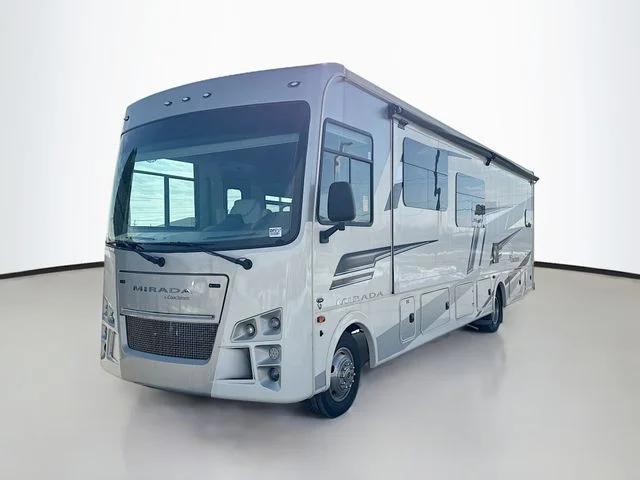 Used 2022 White Ford Chassis image 3