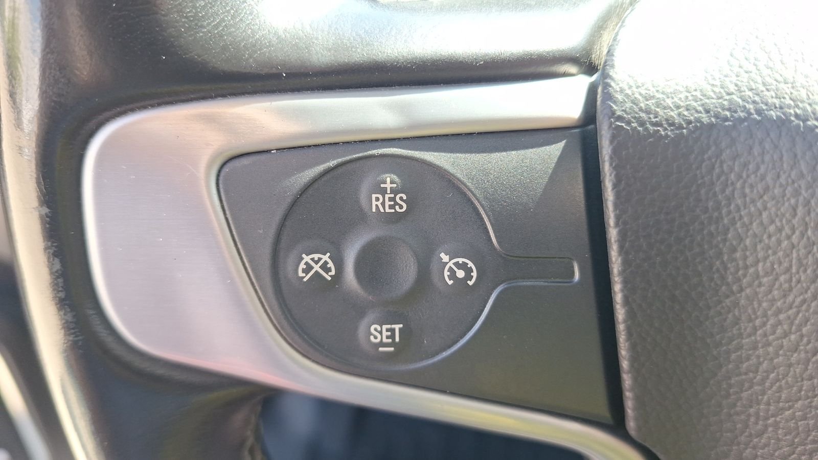 Used 2016 Silver GMC SLE image 21