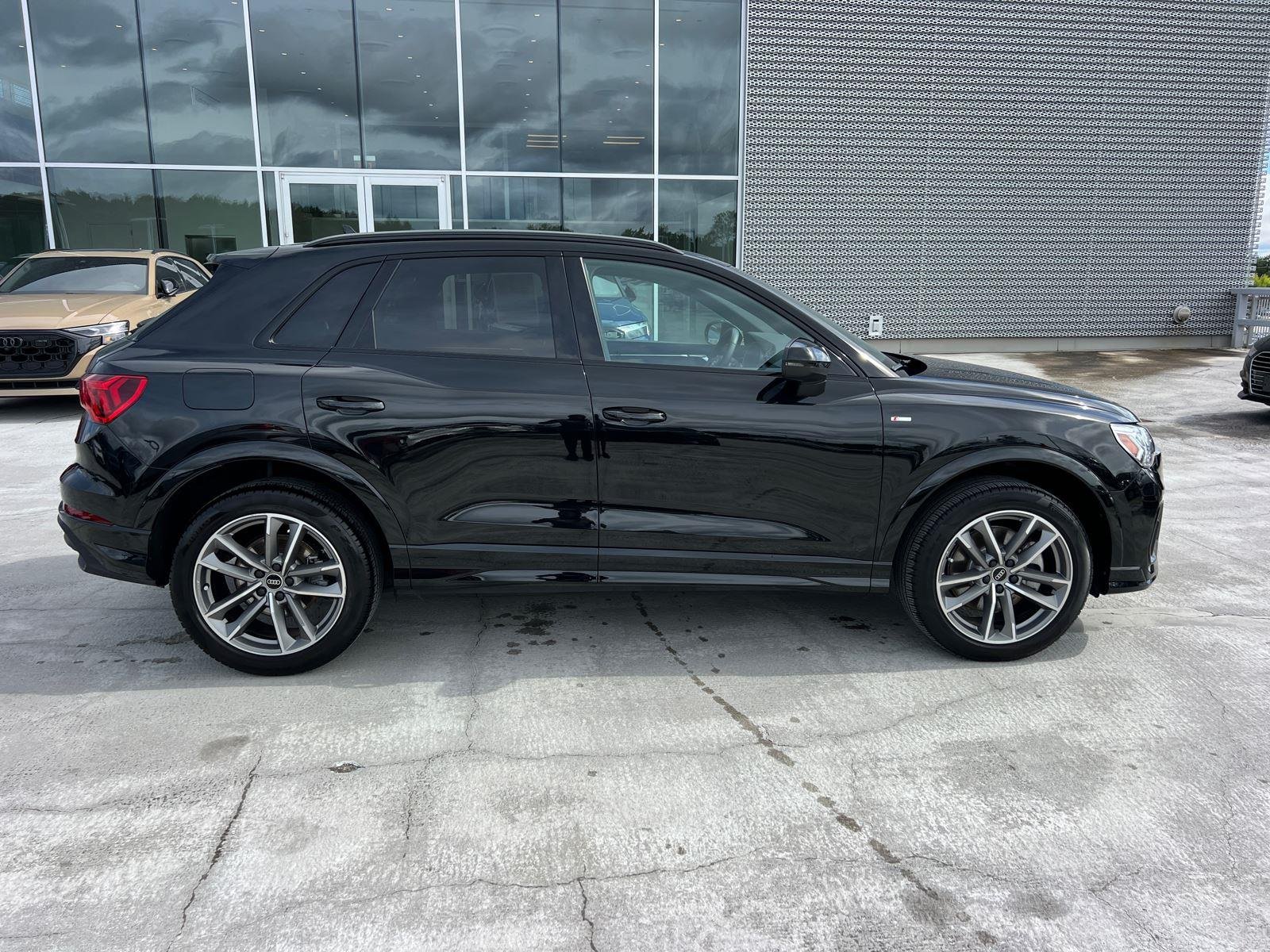 Used 2025 Mythos Black Metallic Audi S line Premium image 4