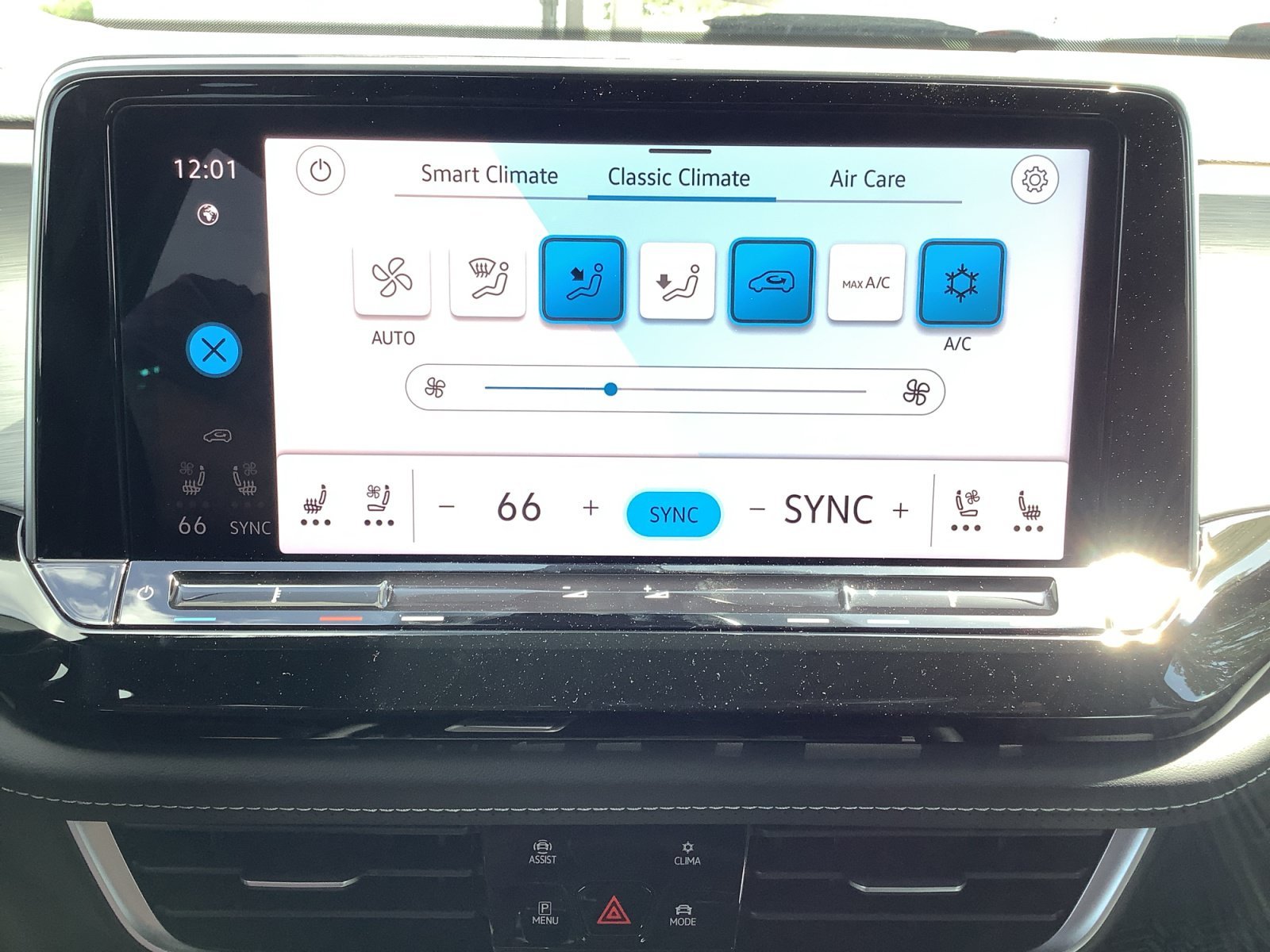 New 2026 PURE GRAY Volkswagen 2.0T SE w/Technology image 18