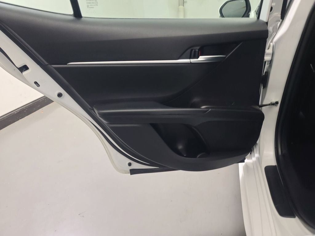 2024 Toyota Camry SE - Photo 19