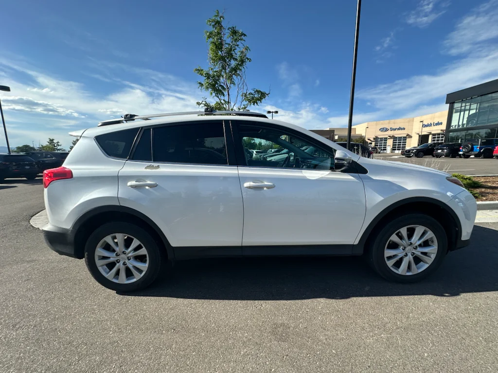 Used 2014 Blizzard Pearl Toyota Limited image 4