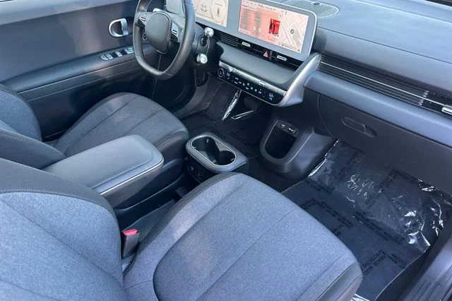 Used 2024 Black Hyundai SEL image 18