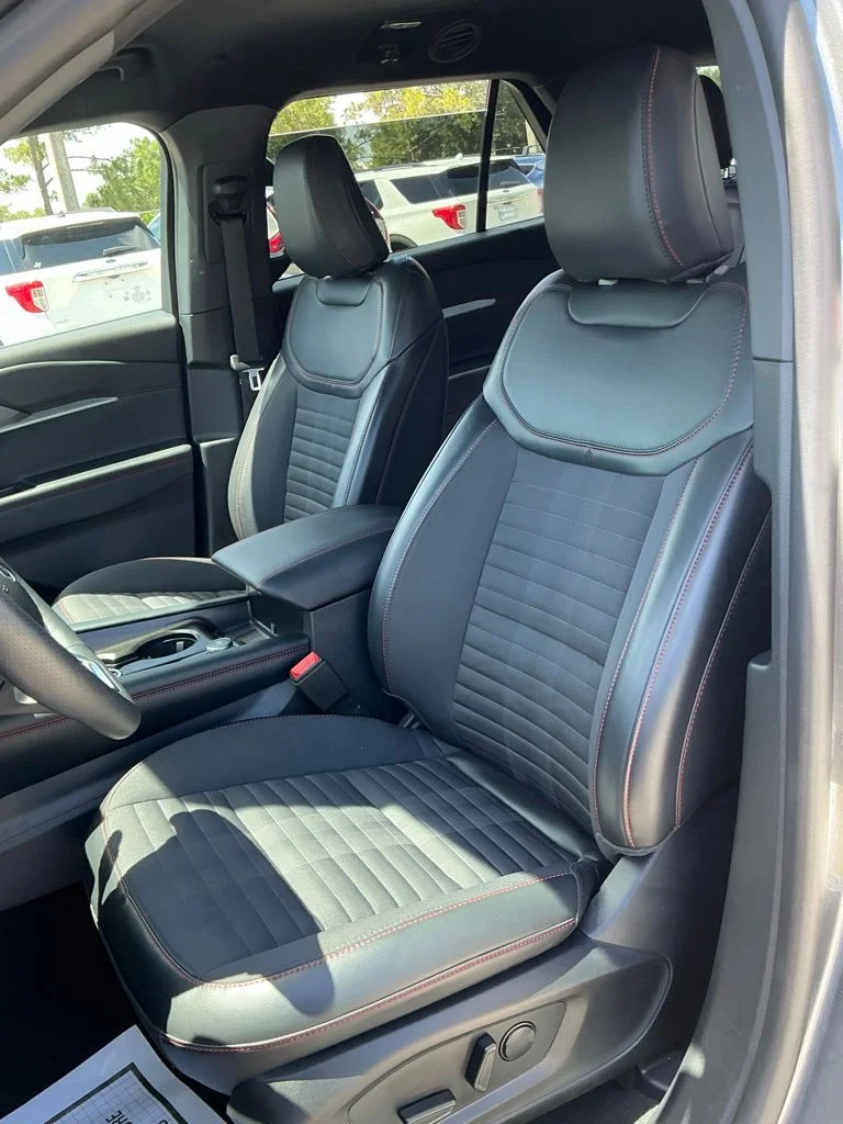 Used 2025 Gray Ford ST-Line image 30