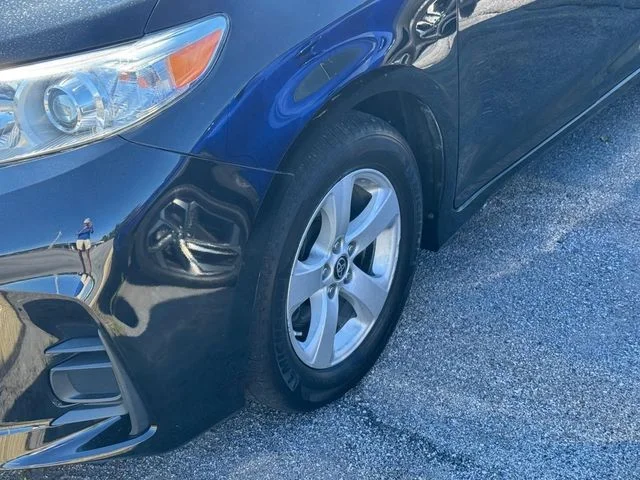 Used 2020 Black Toyota L image 4