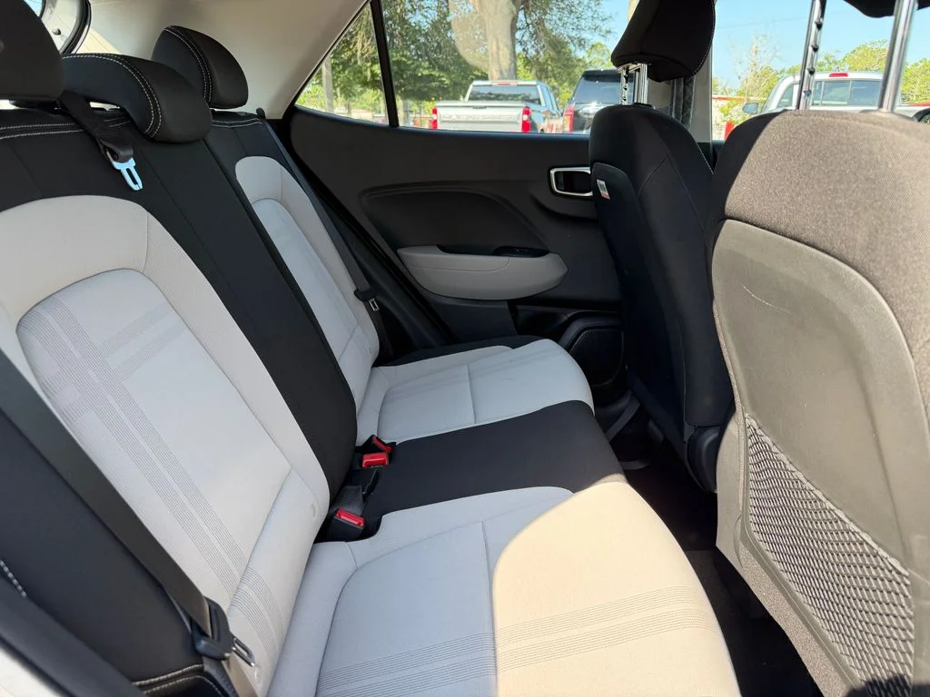 Used 2023 Shimmering Silver Hyundai SEL image 8
