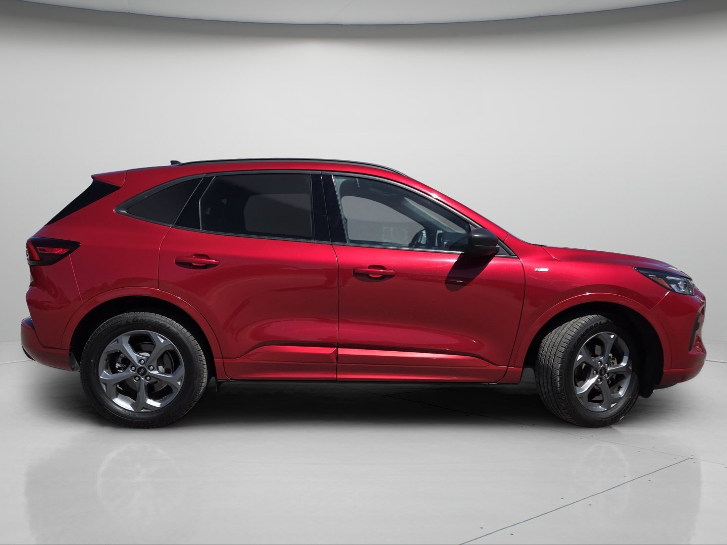 Used 2023 Rapid Red Metallic Tinted Clearcoat Ford ST-Line image 25