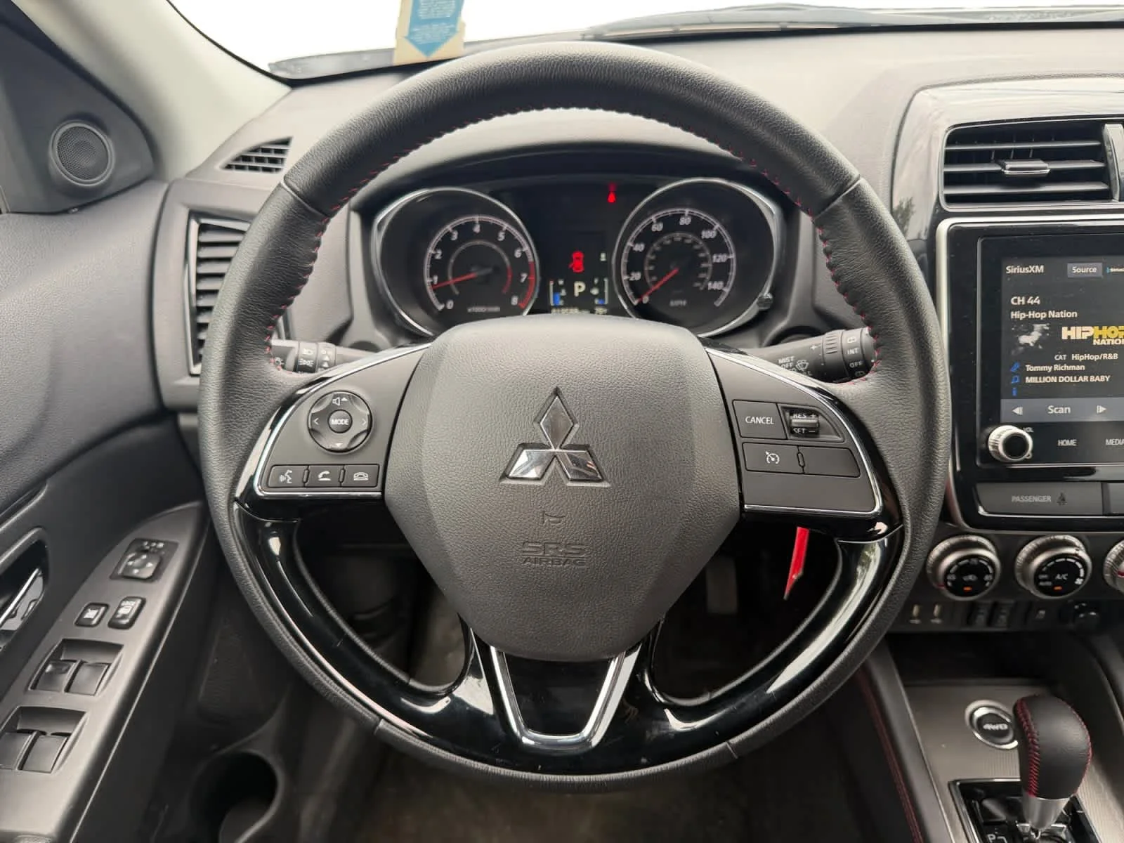 Used 2025 Alloy Silver Metallic Mitsubishi LE image 13