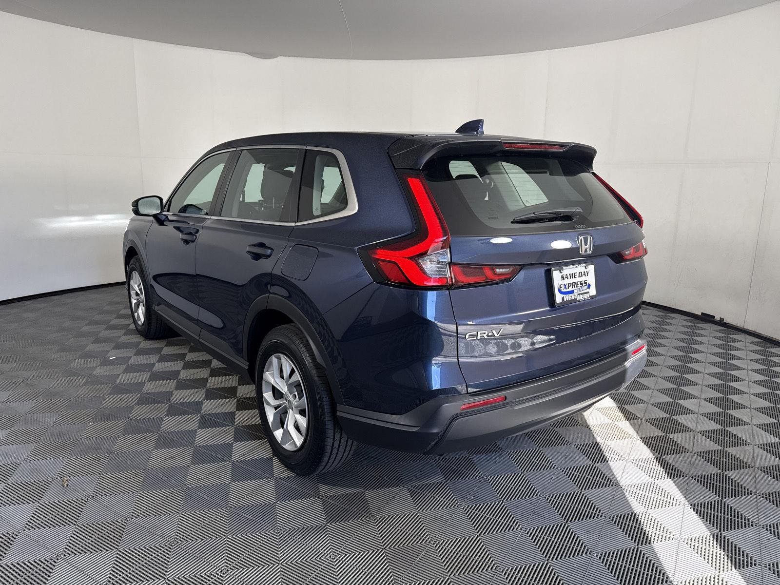 Used 2024 Canyon River Blue Metallic Honda LX image 5