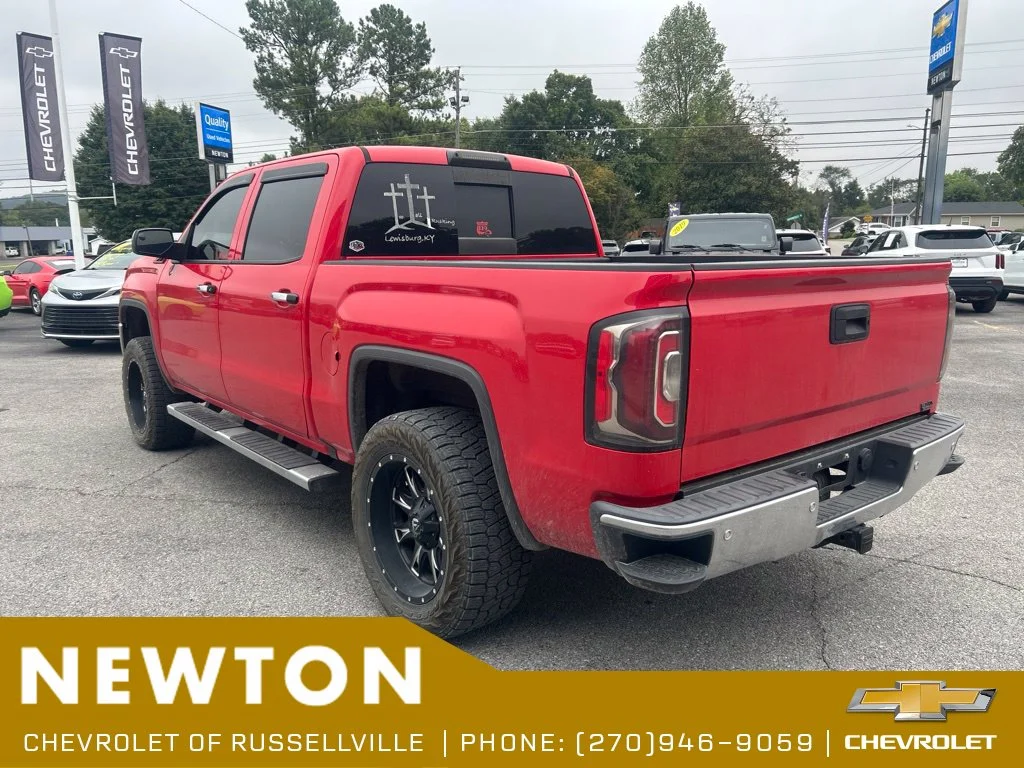 Used 2018 Cardinal Red GMC SLT image 9