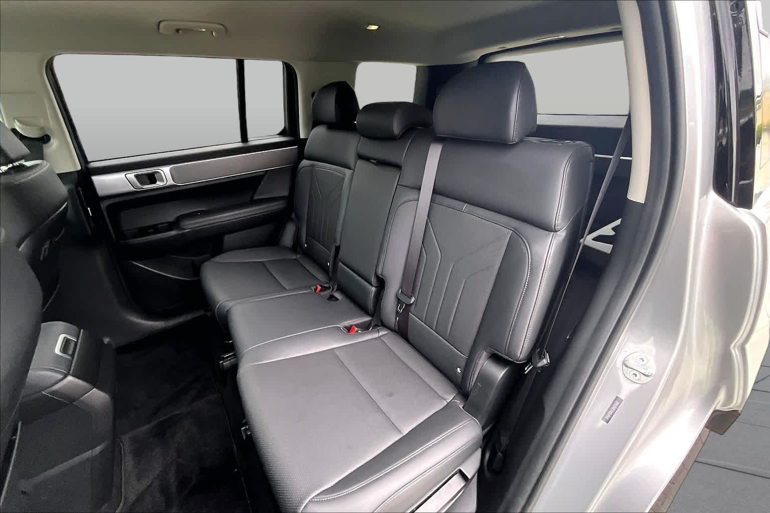 Used 2024 Shimmering Silver Hyundai XRT image 19