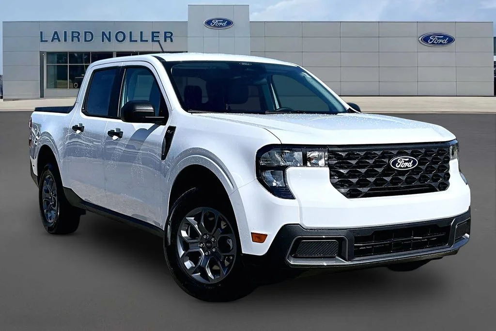 New 2026 White Ford XLT image 2