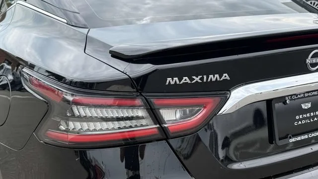 Used 2023 Black Nissan Platinum image 39