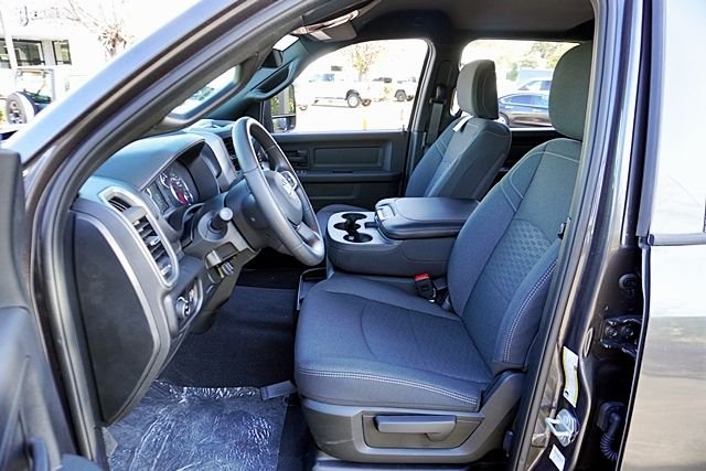 New 2026 Granite Crystal Metallic Clear-Coat Exterior Paint RAM Tradesman image 18