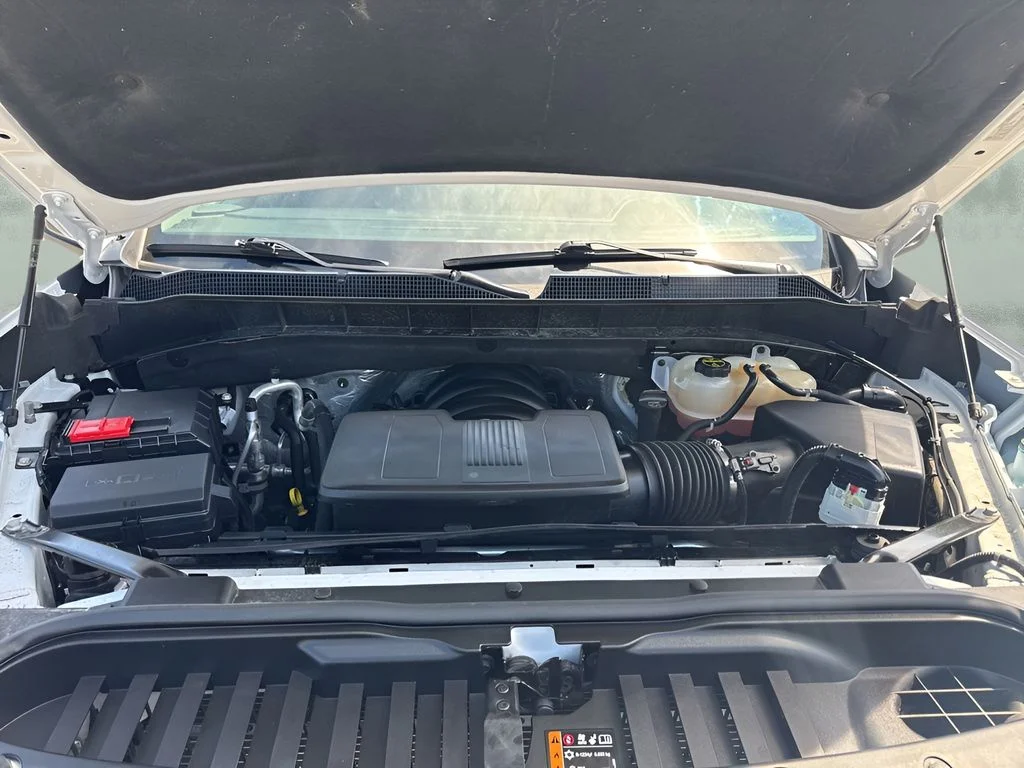 Used 2025 White Chevrolet LT image 29
