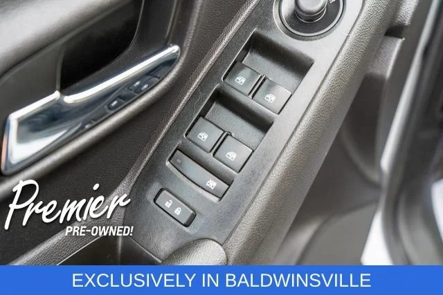 Used 2020 SUMMIT WHITE Chevrolet LT image 17