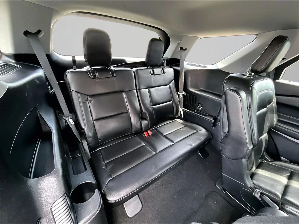 Used 2020 Blue Ford XLT image 29