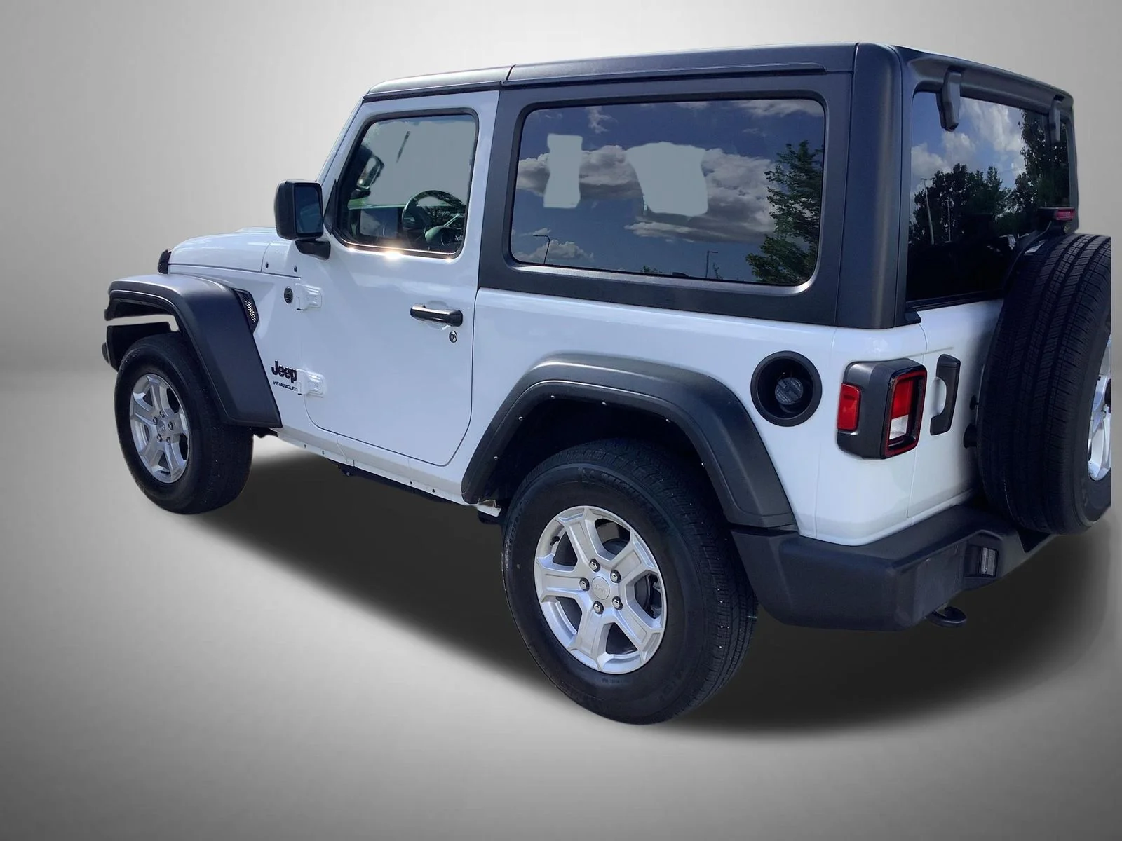 Used 2022 White Jeep Sport S image 2