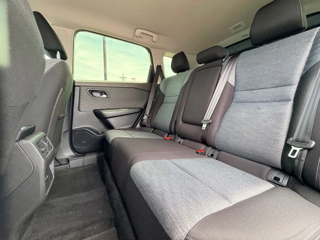 Used 2023 Silver Nissan SV image 16