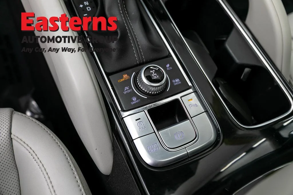 Used 2024 Black Kia S image 21