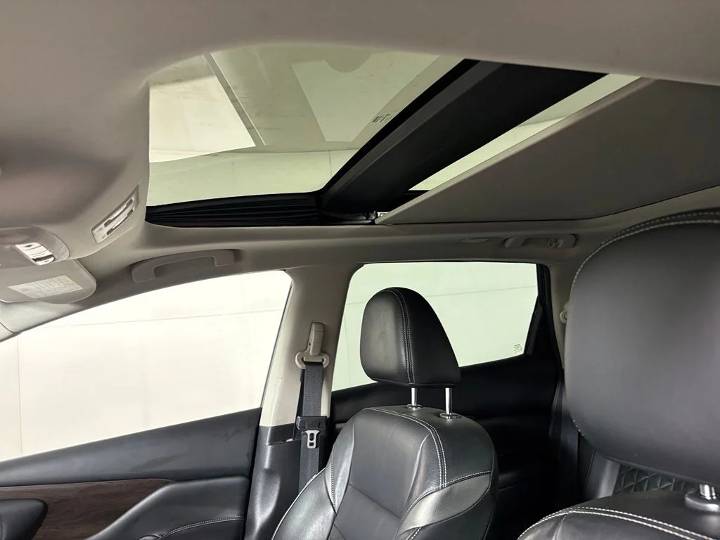 Used 2019 Orange Nissan Platinum image 35